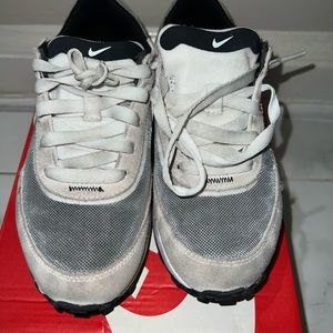 Nike Waffle One Boys Size 2